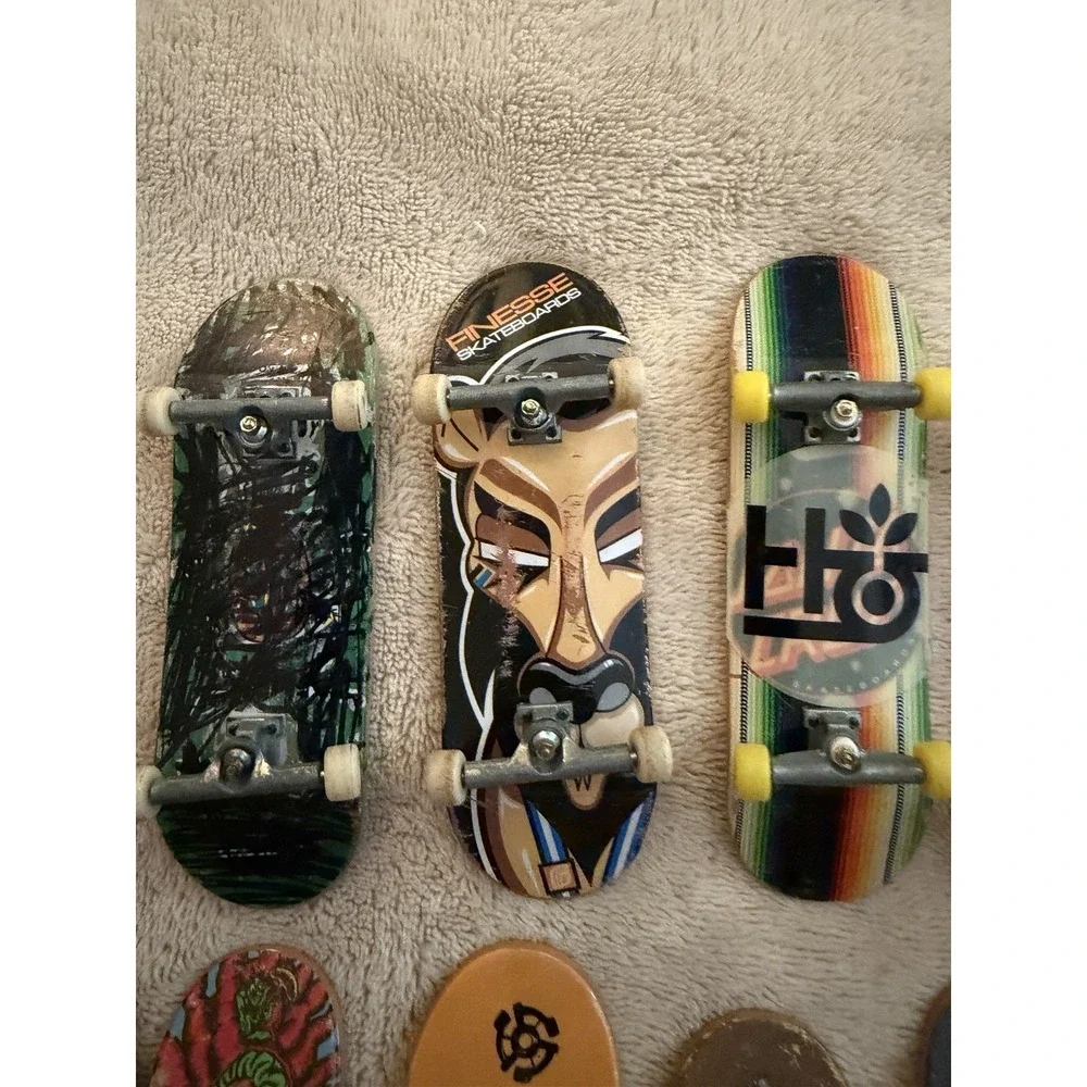Lot Of 19 Tech Deck Boards And Skateboards‎ With Wheels